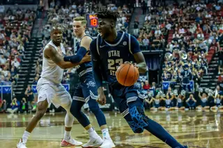 Os portugueses em busca da NBA e da WNBA: escola americana, sonho europeu