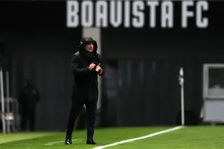 Sporting quer Paulinho? Carvalhal responde assim: “Ele vai ficar até ao final da época a não ser que alguém bata a cláusula”