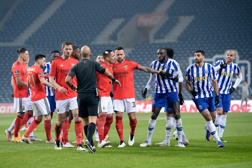 Weigl fez com que o Sérgio Oliveira acabasse o jogo a dizer aos colegas que  só havia três resultados possíveis: empatar, empatar ou empatar