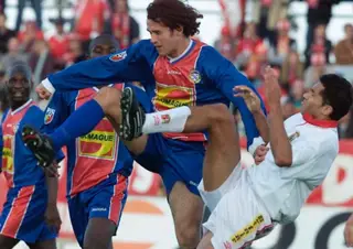 Ricardo, ao centro, jogou no FC Alverca em 2000/01