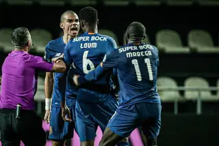 Loum pediu desculpa aos adeptos pelo desentendimento com Pepe, o “irmão mais velho”