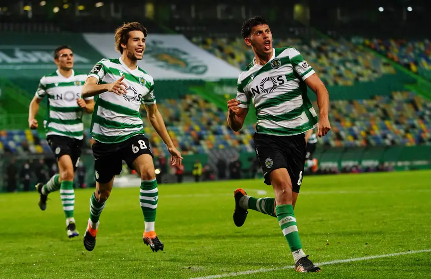 Sporting fica na frente do placar duas vezes, mas cede empate ao Vitória de  Guimarães na volta do Português