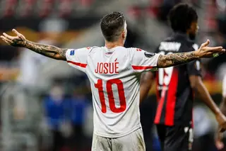 Josué tem-se afirmado em Israel, no Hapoel Beer Sheva