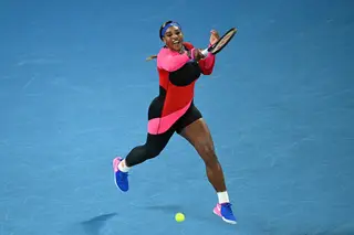 Serena bate Halep e defronta Osaka nas meias-finais do Open da Austrália