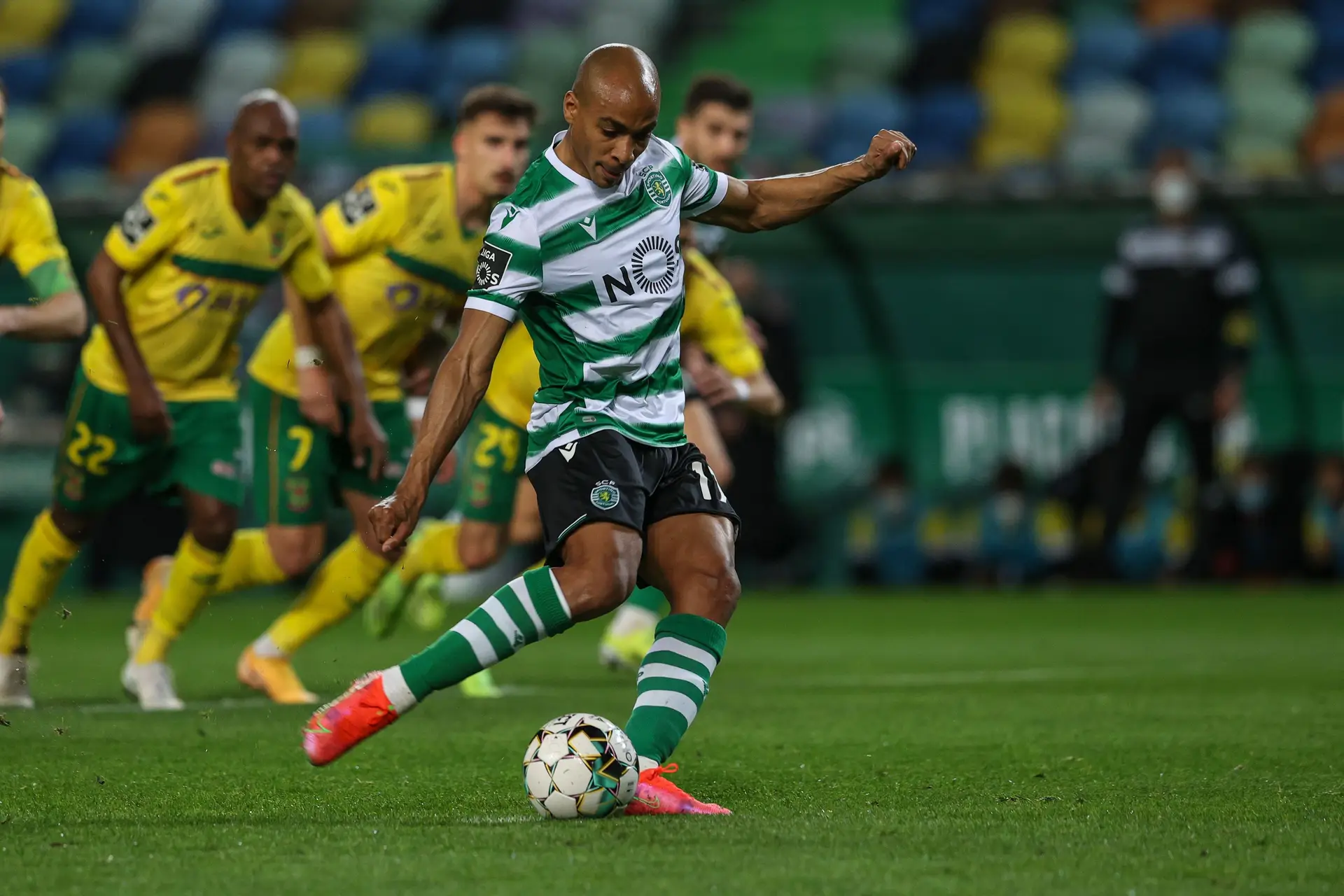 Sporting já foi para a justiça pedir 30 milhões de euros a João Mário