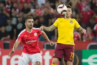 Em 2016/17 Miguel Vítor (à esquerda) chega ao Hapoel Beer Sheva de Israel