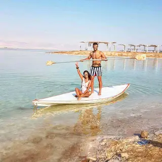 Miguel Vitor com a mulher, Tânia, no Mar Morto
