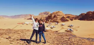 As filhas de Miguel Vitor no deserto de Wadi Rum, em Israel