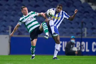 Um Clássico aos gritos