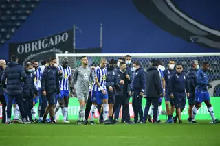 Vai ser difícil travar os tubarões no mercado. Nem imagino o que será o ataque do FC Porto sem Marega (por Lá em Casa Mando Eu)