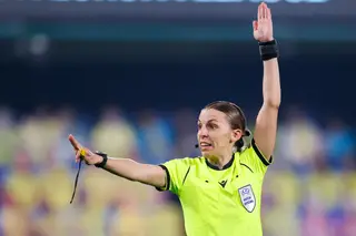 Mais história a ser feita por Stéphanie Frappart: será a primeira mulher a arbitrar um jogo de qualificação de seleções masculinas