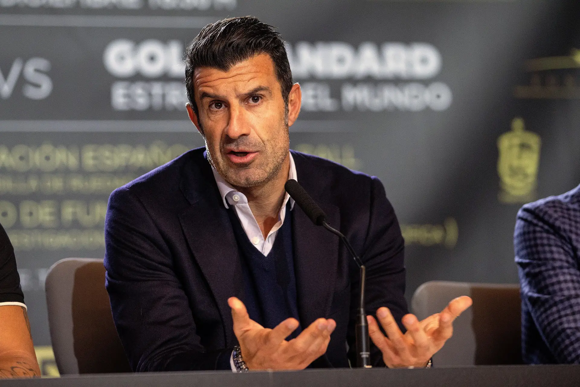 Superliga Europeia. "Esta medida gananciosa e insensível traria o desastre para o futebol de formação", diz Luís Figo