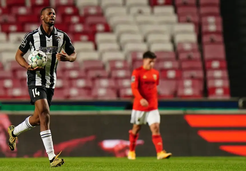 Tribuna Expresso Grandes Jogos Benfica Quer Beto Mas O Avancado Do Portimonense Tem Vindo A Ficar Cada Vez Mais Caro E Pretendido