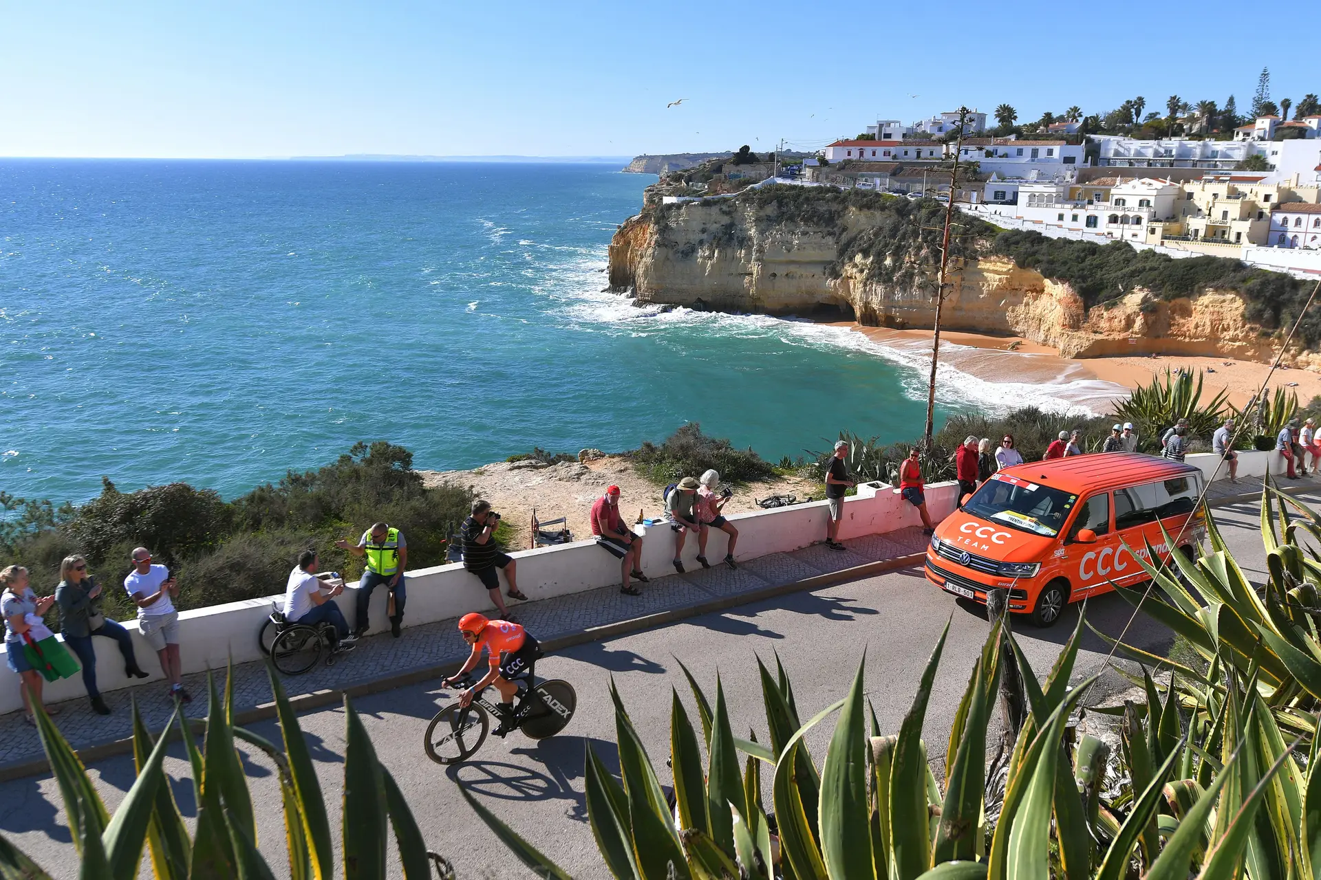 Senhores, preparem os vossos pedais: arranca a Volta ao Algarve