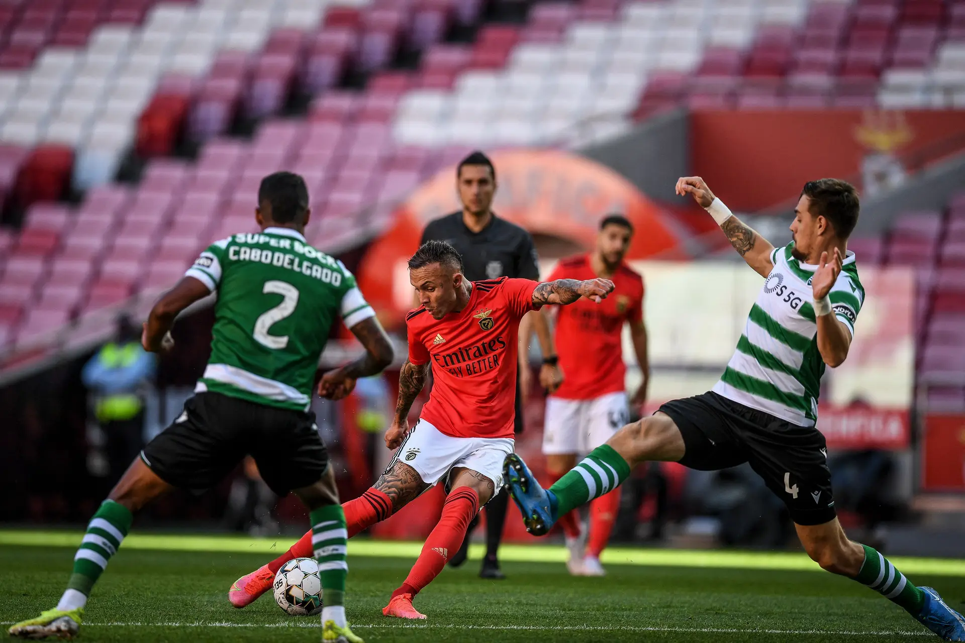 Benfica-Sporting de 3 de dezembro já com teste obrigatório. E há mais jogos grandes que têm de seguir as novas regras