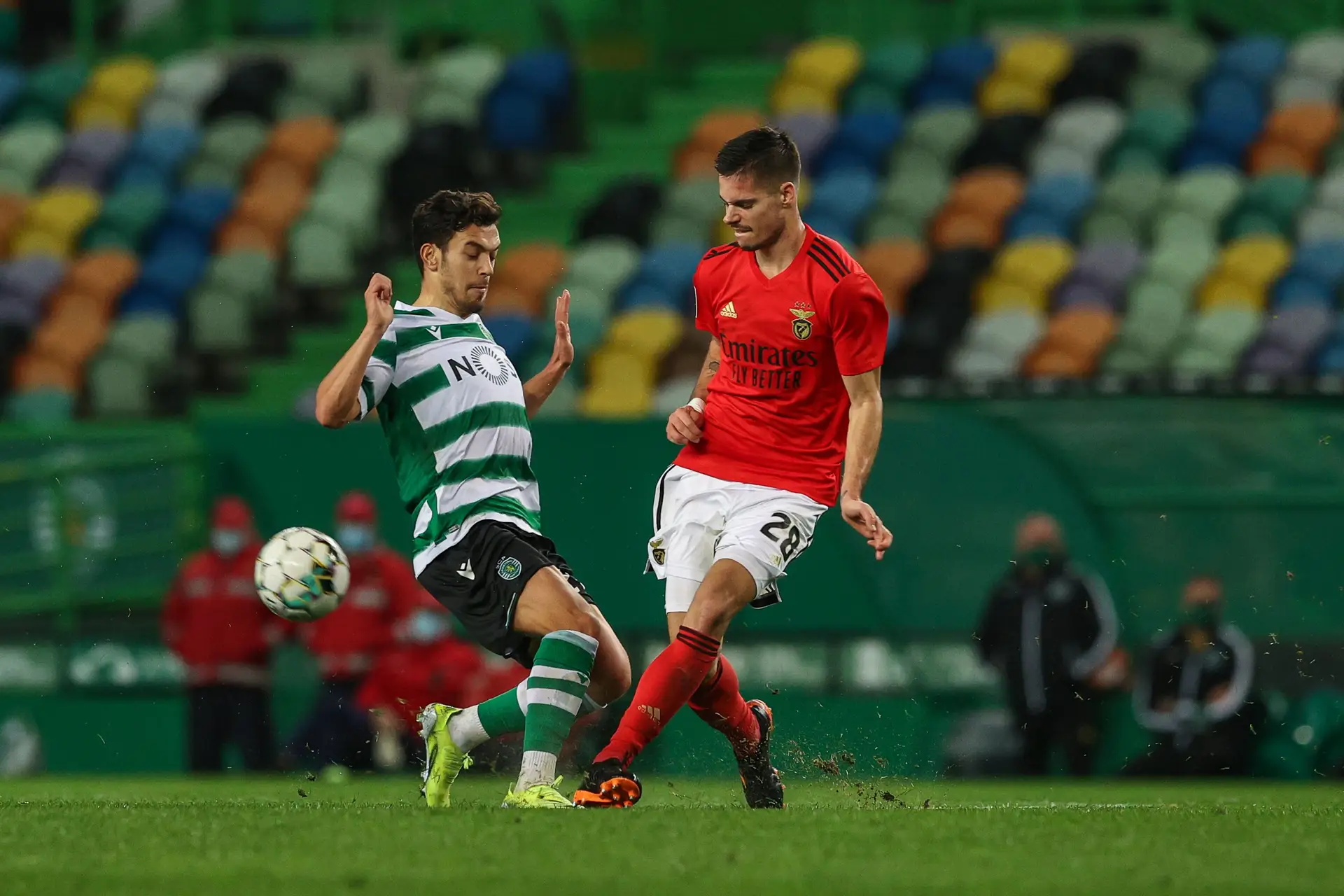 Aqui estão os onzes para o Benfica - Sporting
