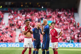 Federação dinamarquesa critica UEFA por ter retomado jogo com a Finlândia: "Foi uma decisão errada e completamente inaceitável"