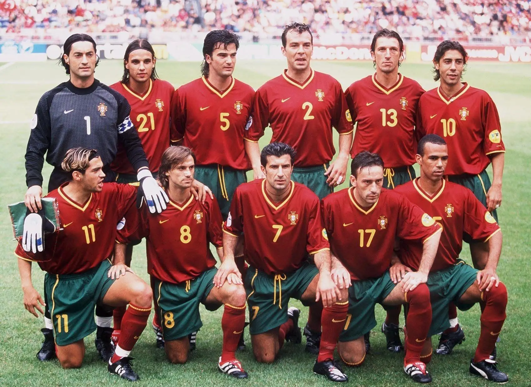 Em 2000, Portugal ultrapassou a Inglaterra, a Alemanha e a Roménia. Chegou às meias-finais