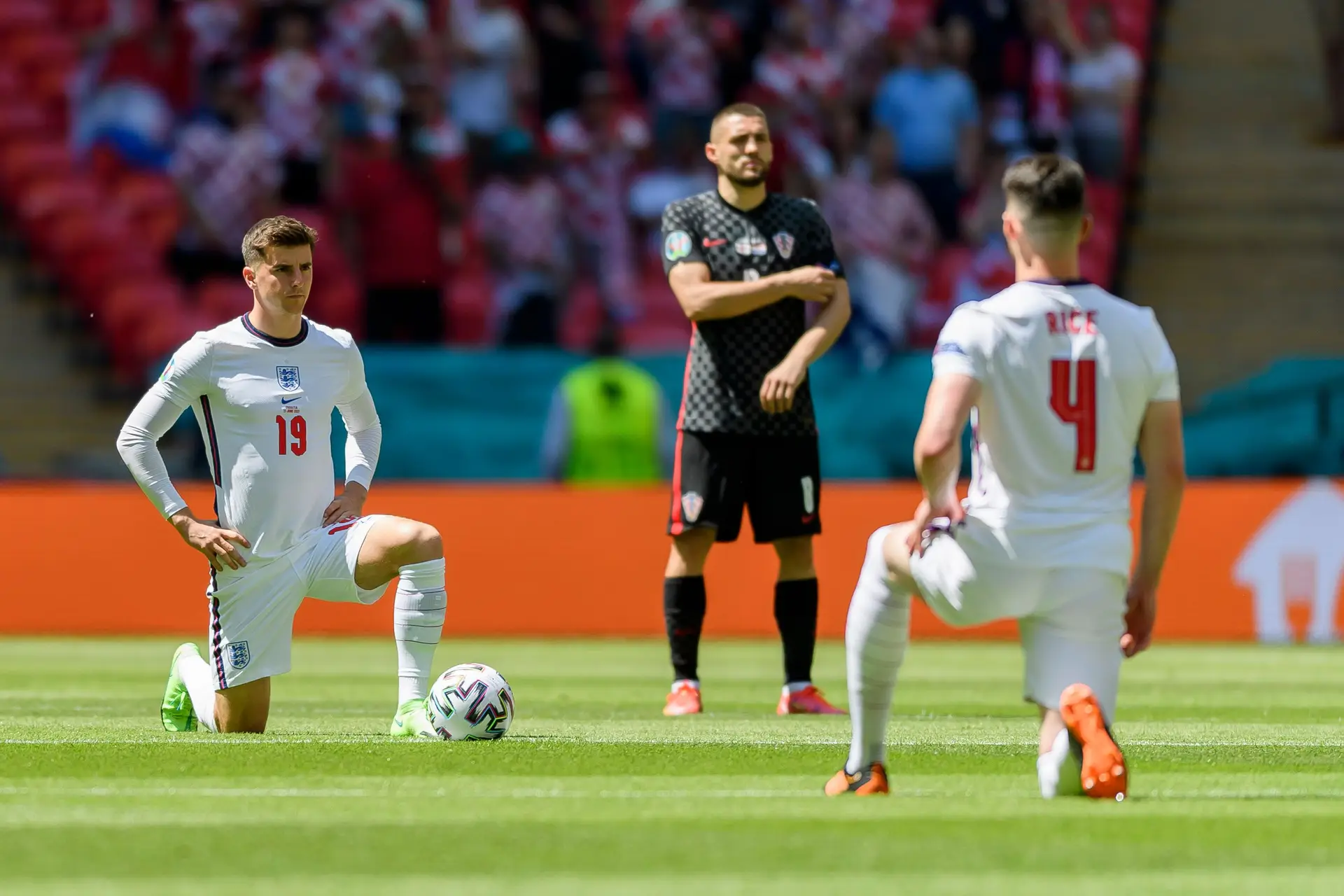 Há um gesto que está a dividir o mundo do futebol: a discussão é delicada, muito delicada (e o que é que Portugal vai fazer? Não se sabe)