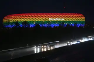 Depois dos cartazes húngaros anti-LGBTI+, Munique quer iluminar o estádio com as cores do arco-íris
