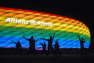 Munique quer iluminar a Allianz Arena com as cores do arco-íris. Governo da Hungria diz que ideia é "muito nociva e perigosa"