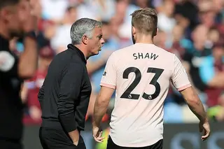 A guerra de palavras entre Mourinho e Luke Shaw. “As pessoas não fazem ideia do quão maus foram os anos que passei com ele,” diz o inglês