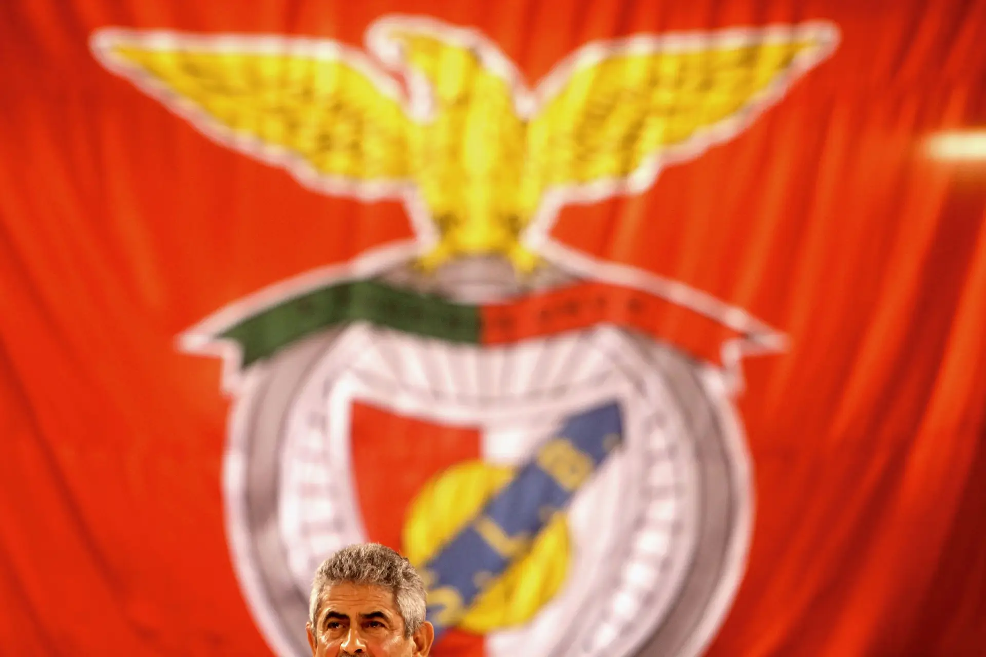 Ministério Público. Como Vieira desviou €2,4 milhões do Benfica