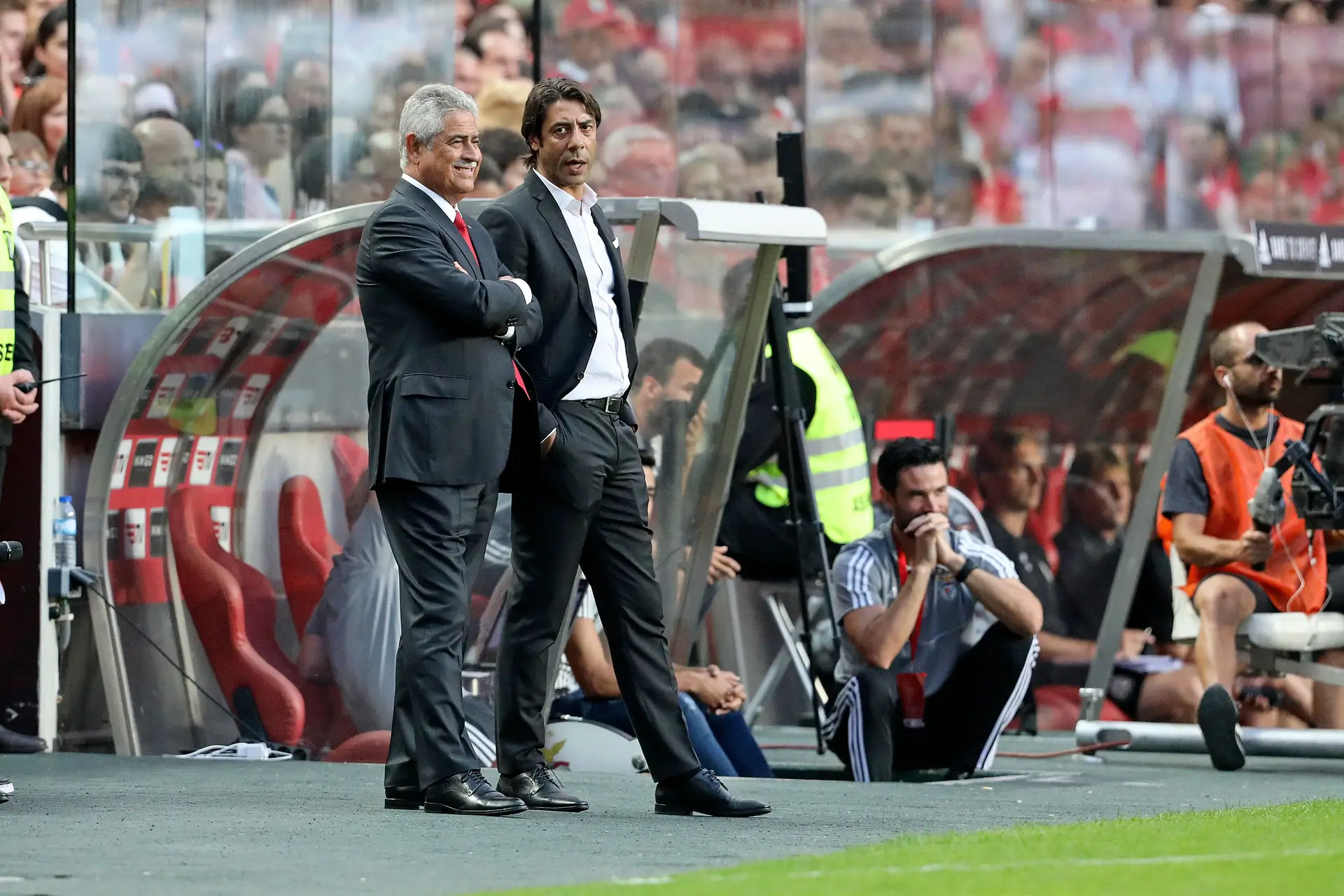 Rui Costa e Vieira são arguidos sob suspeita de desviarem dinheiro do Benfica; defesas dizem que não há qualquer crime