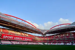 Benfica vai vetar a "inoportuna" operação de compra de ações por John Textor, com quem não se quer reunir