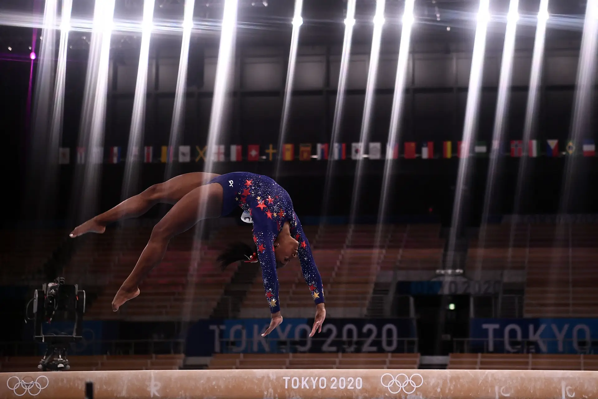 Ela errou, fez caretas, esgares de insatisfação, mas até uma Simone Biles assim-assim dá para ir a todas as finais