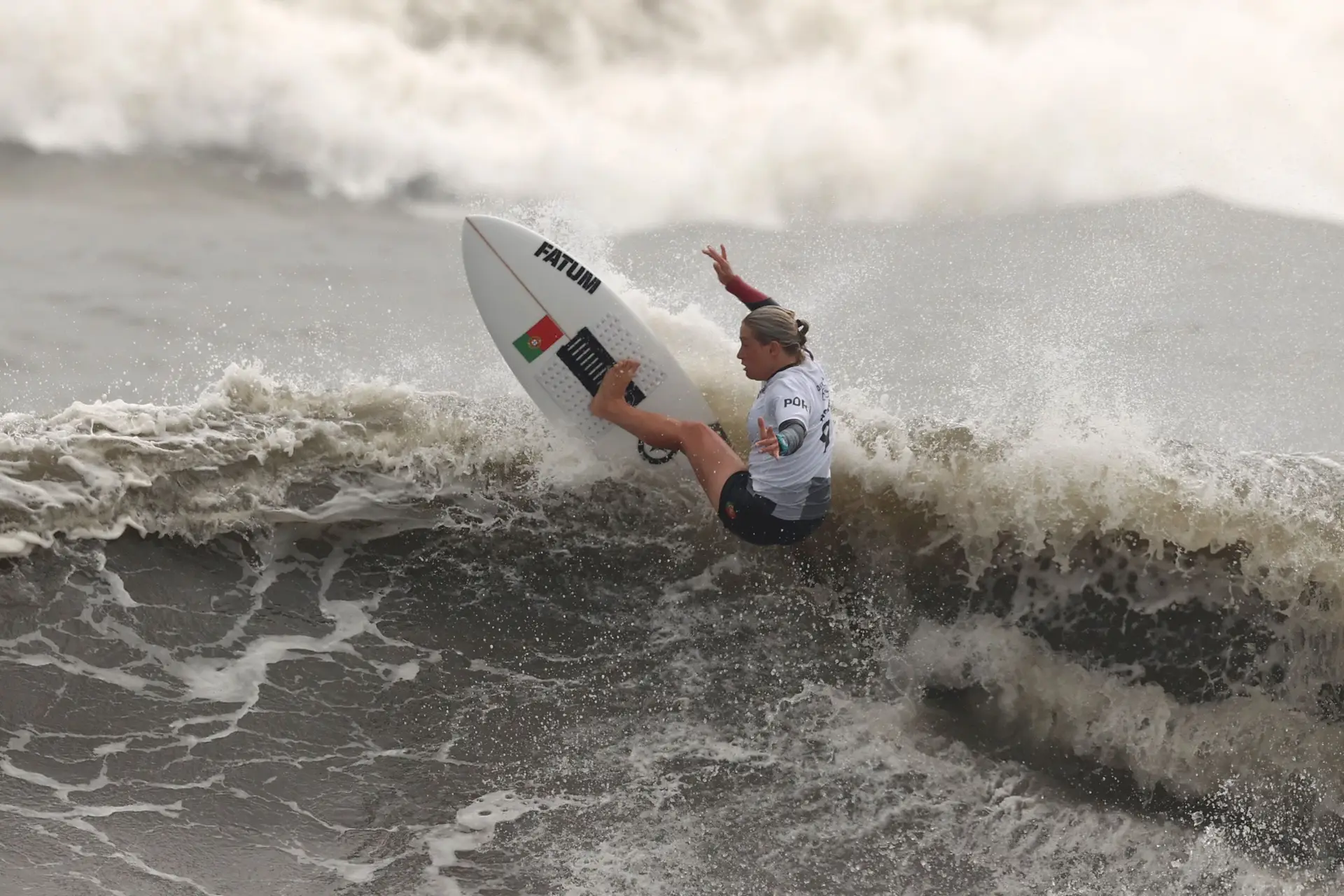 Surf. Yolanda Hopkins cai nos quartos de final e termina em 5.º lugar