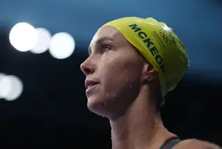 Nadadora Emma McKeon estabelece novo recorde olímpico nos 50 metros: horas antes havia feito o mesmo nos 100 livres
