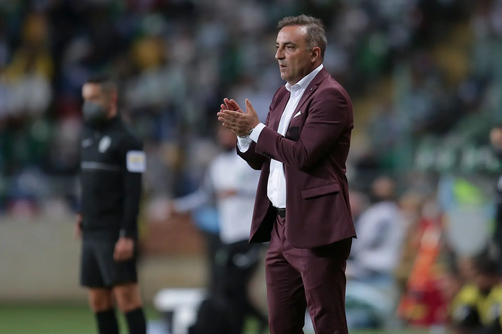 Carlos Carvalhal: “Fomos até à última pinga de suor, mais com o coração do que com a cabeça. Faltou mais capacidade técnica, mais perfume”