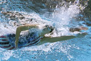 Ledecky ouro pela terceira vez nos 800 livres