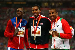 “Muitos parabéns, Pedro”. Depois de dizer que “há de aprender com a vida”, Nélson Évora felicitou o novo campeão olímpico do triplo salto