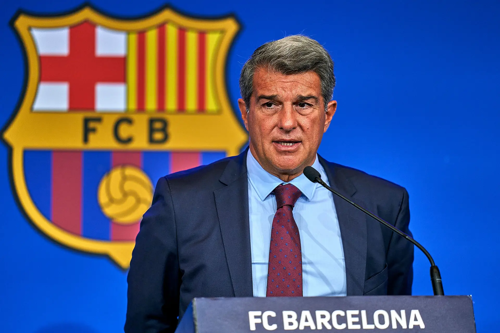 “Quero que fique claro que o Leo queria ficar. Não temos margem salarial”: as explicações do presidente do Barcelona para a saída de Messi