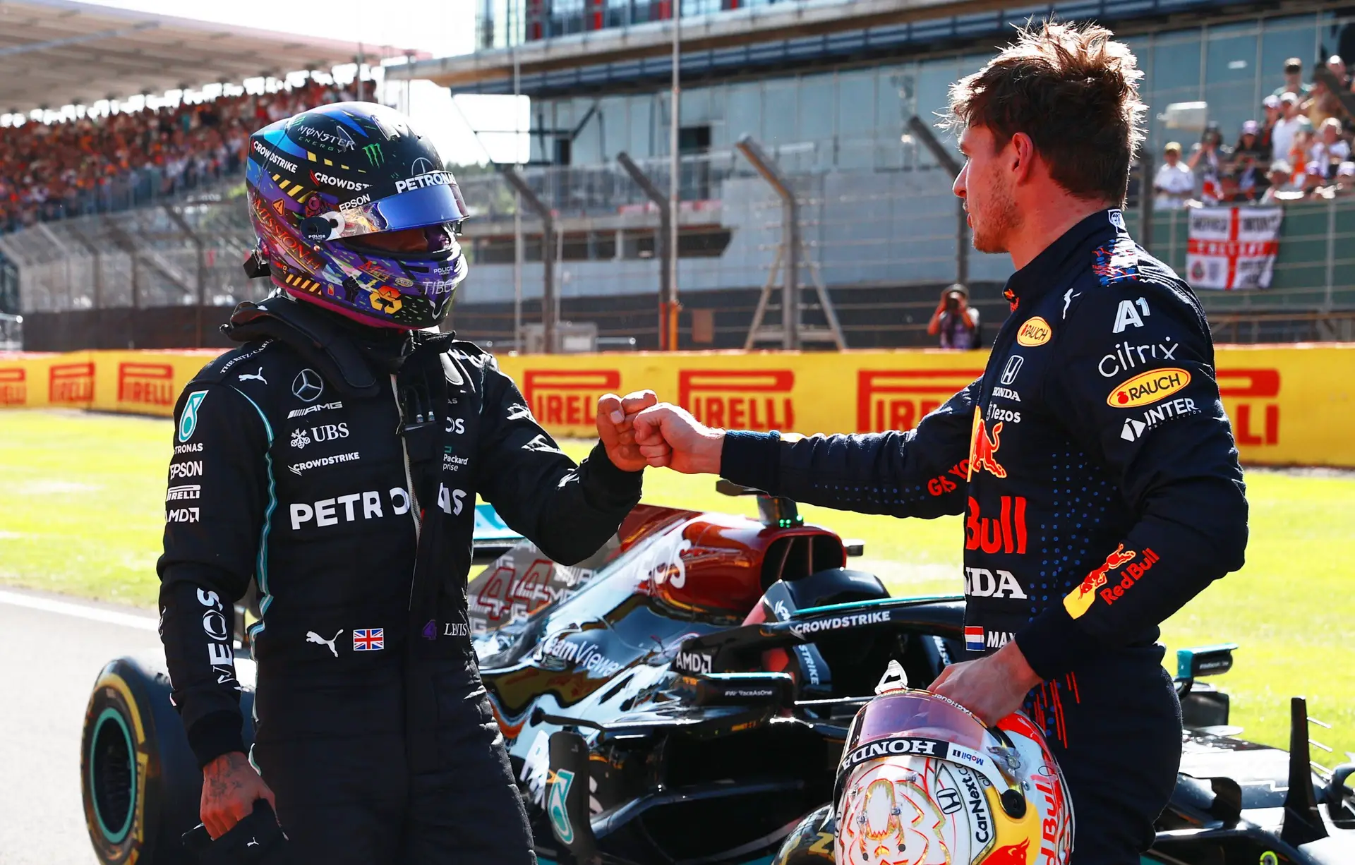 Fórmula 1 ao rubro após acidente de Hamilton e Verstappen. Tático ou incidente de corrida? A discussão continua