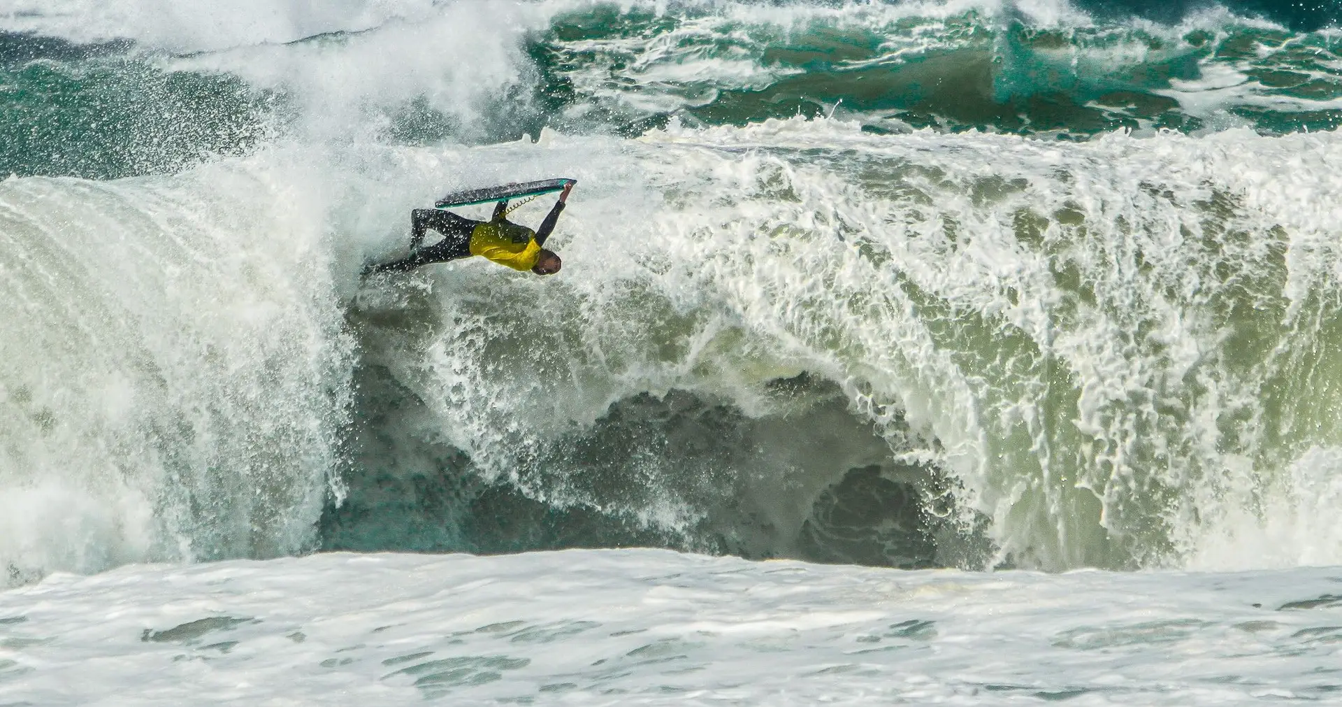 Tristan Roberts, o campeão mundial de bodyboard que ficou preso em Portugal: “Estamos à espera de quem faça um duplo mortal para trás”