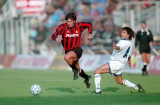 Paolo Maldini, o mítico número 3 do Milan 