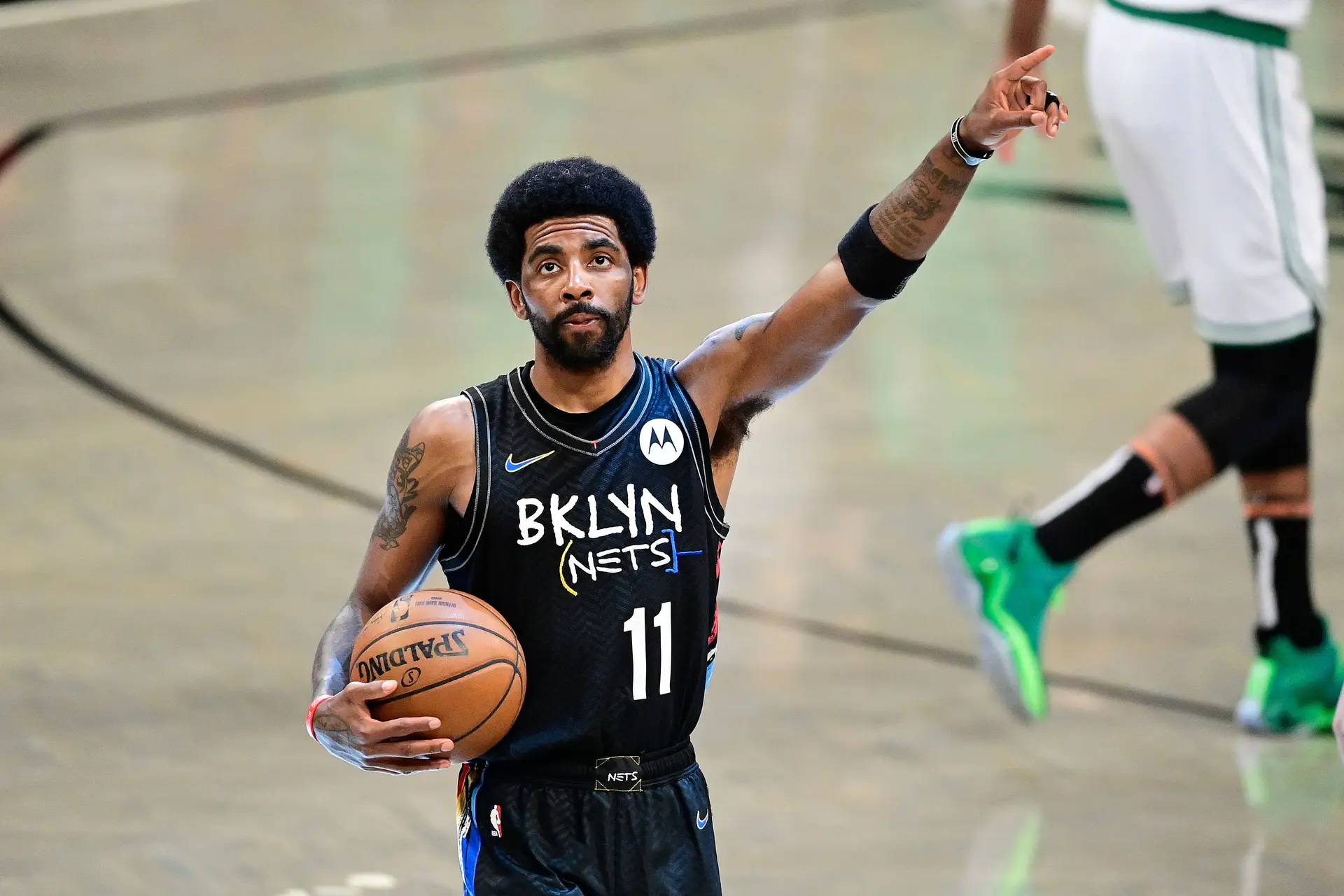 Depois de promover filme antissemita, Kyrie Irving garante que “o rótulo” que lhe colocaram “não reflete a realidade”