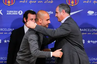 Com Guardiola, o dia em que é anunciado que o técnico não continuaria no Barça, em 2012