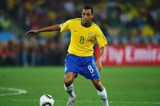 Entrevista a Gilberto Silva: “O Brasil parou de jogar futebol brasileiro. Não se vê tantos Ronaldos e Ronaldinhos, ou Robinhos e Neymares”