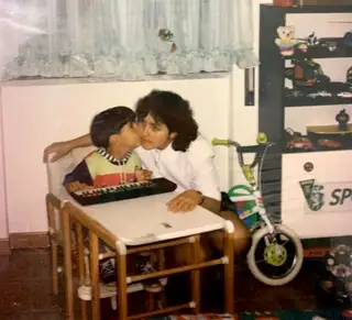 Em casa com a mãe, Manuela Matias
