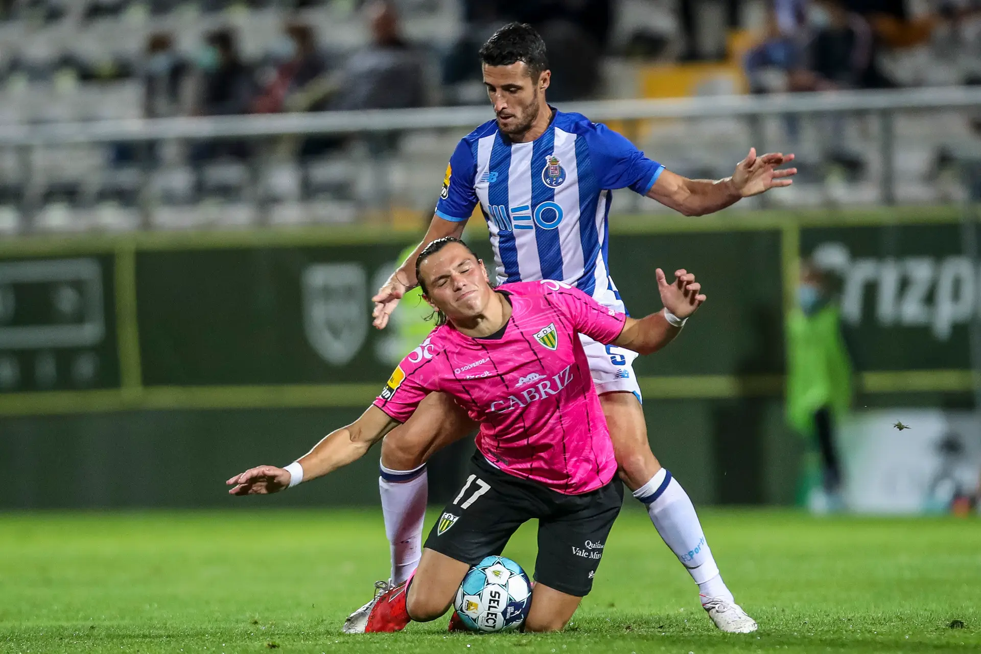 Champions: FC Porto aproveita deslize do Barcelona - A Primeira