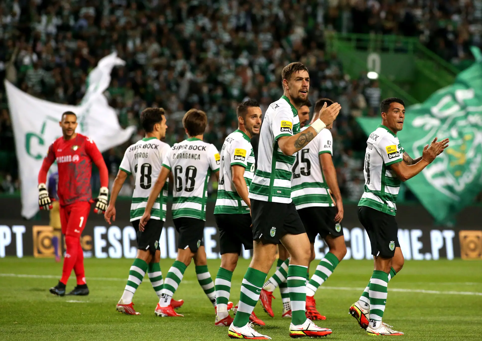 Sporting com jogo de risco em Guimarães pode alargar vantagem na I