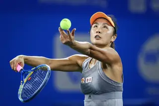 A tenista Peng Shuai acusou o antigo vice-primeiro-ministro chinês de assédio sexual e a denúncia está a ser silenciada