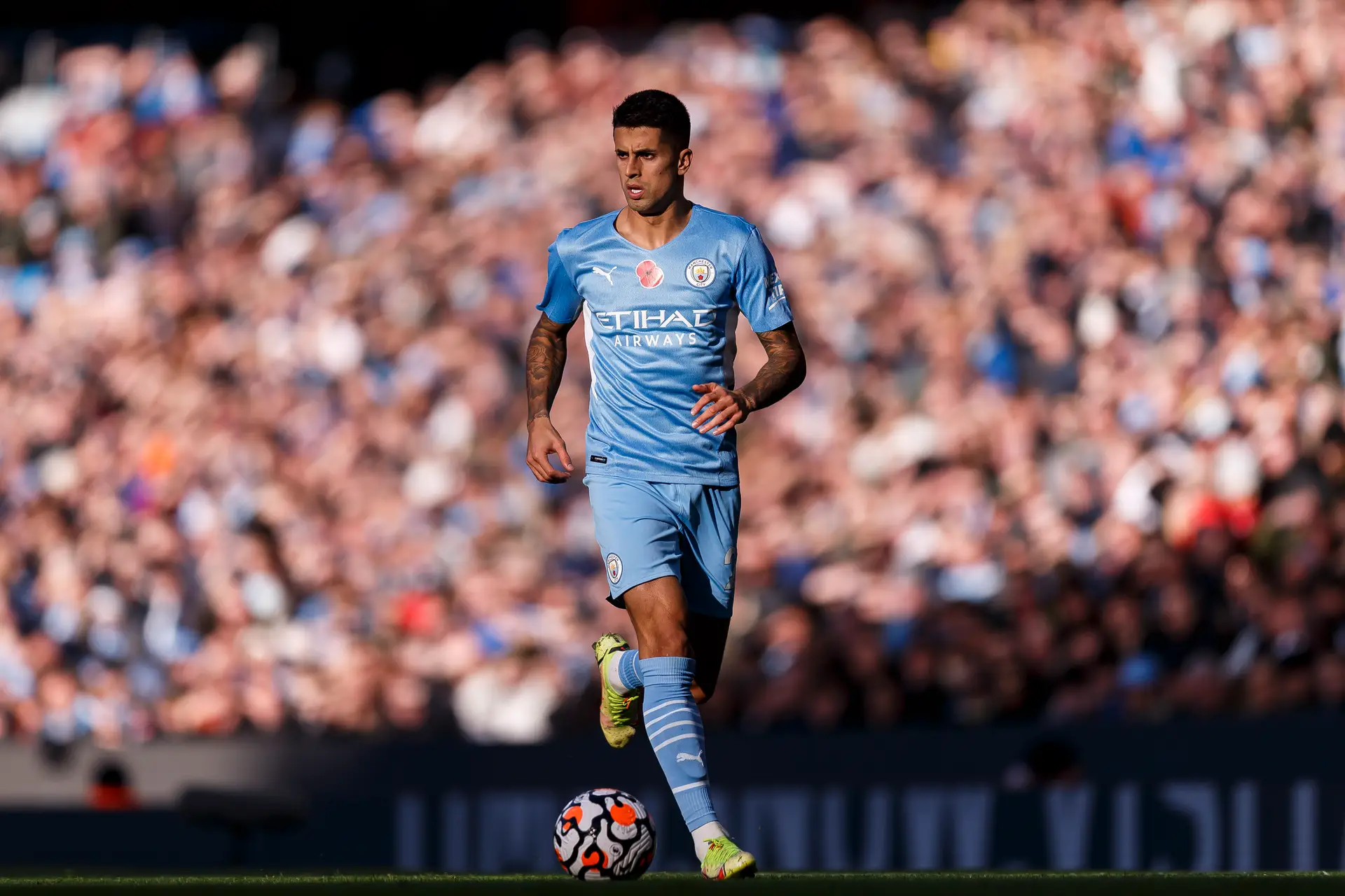 Show' de João Cancelo vale três pontos ao Barcelona em jogo 'de