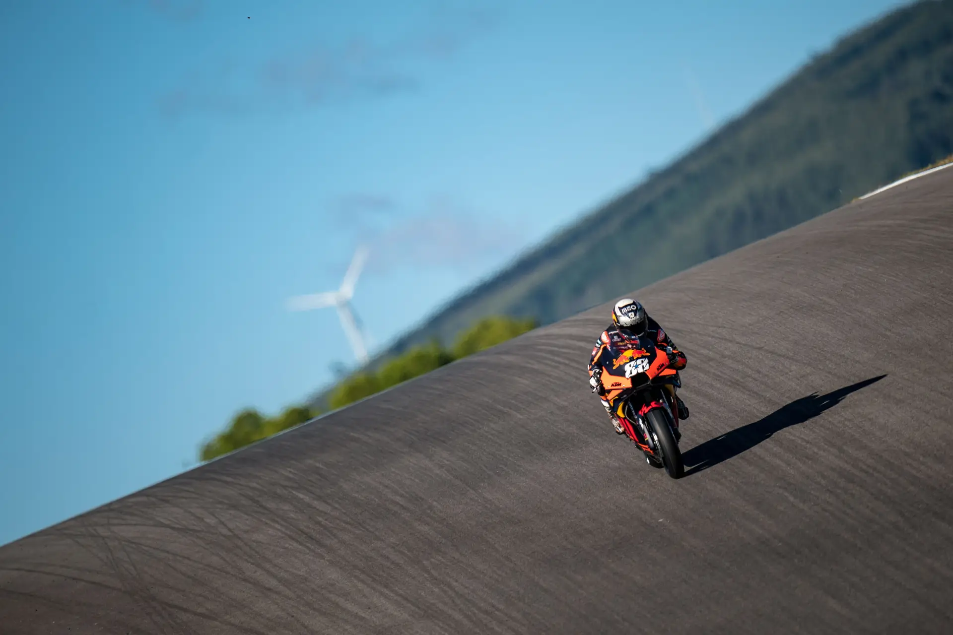 Está “bem encaminhada” a hipótese de o MotoGP voltar em 2022 a Portimão, onde 10 mil pessoas participaram na organização da corrida