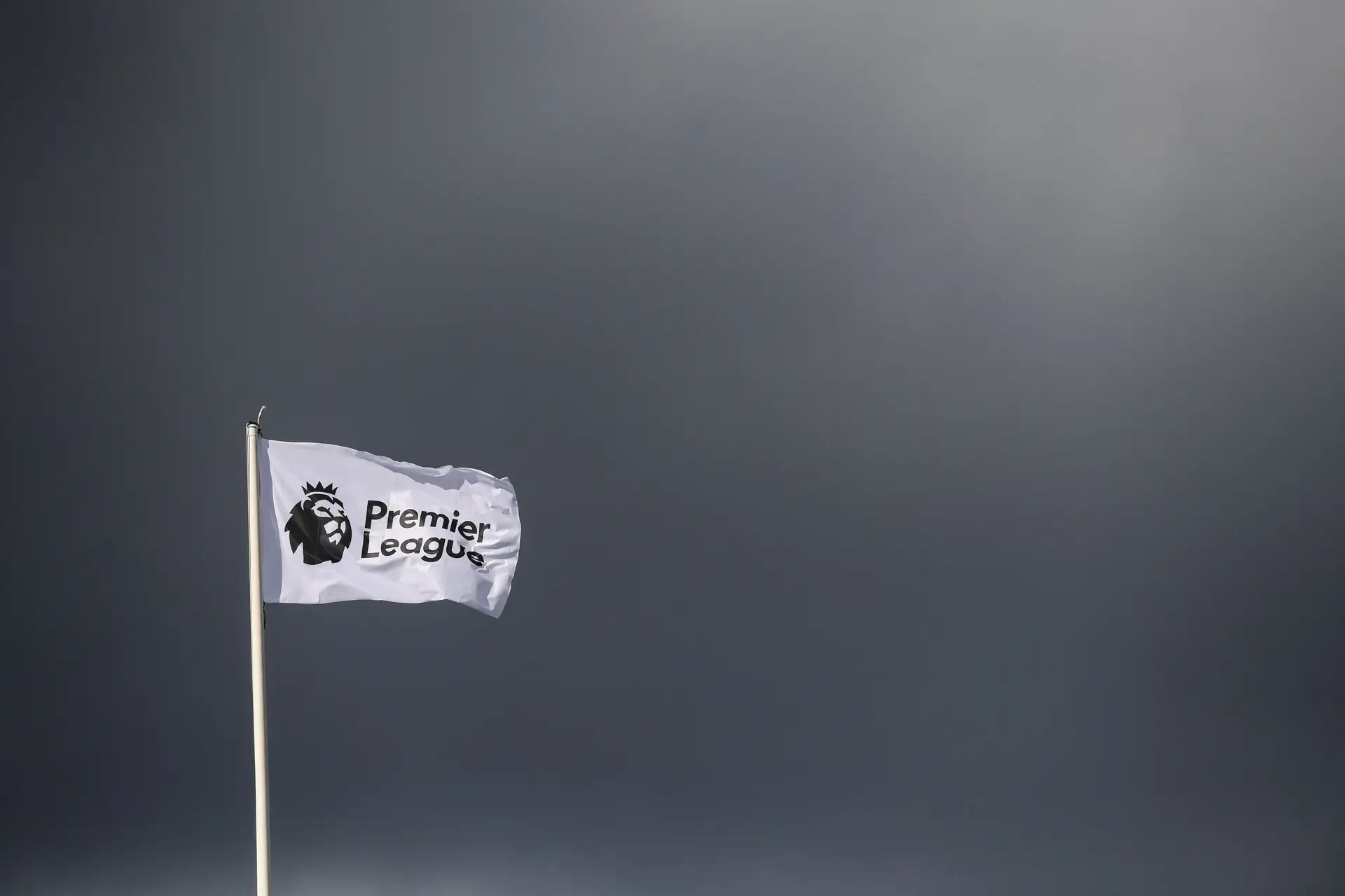 Premier League aprova regras que permitem remover proprietários que violem direitos humanos