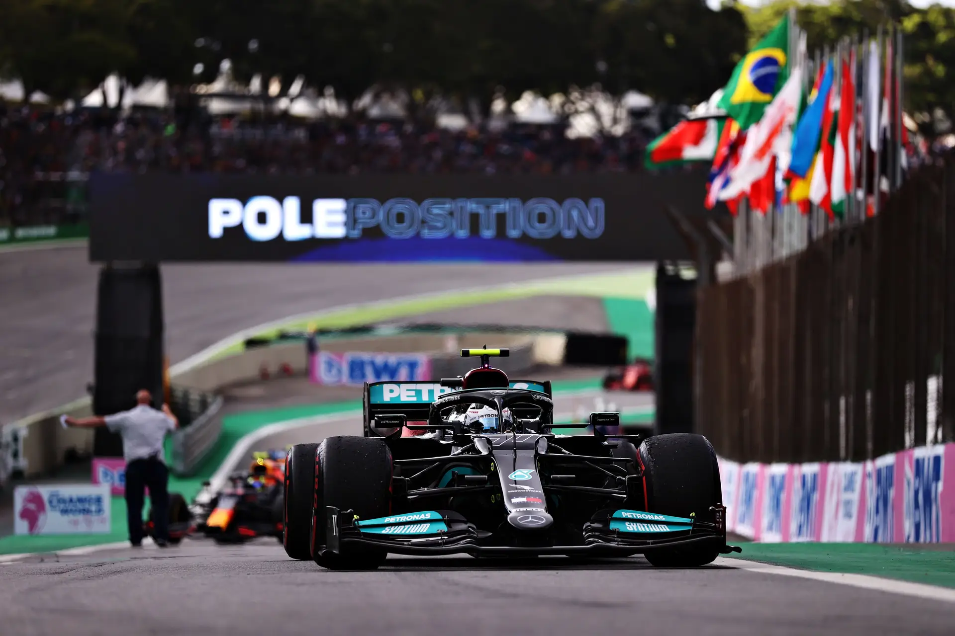 GP da Inglaterra de F1 2023: Leclerc lidera 3º treino com chuva, fórmula 1